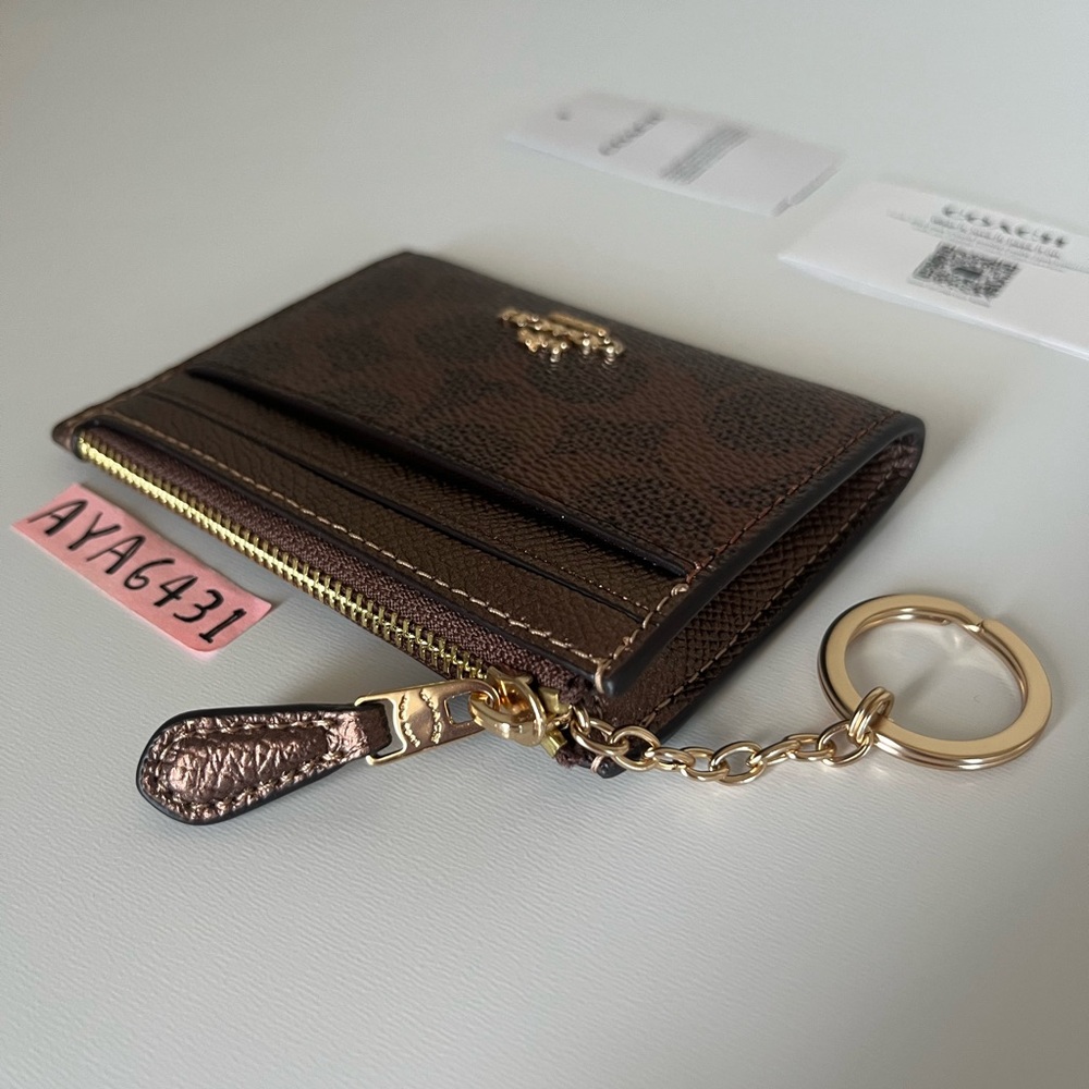 Coach Card Holder🎈🎈 - Picture 3 of 8